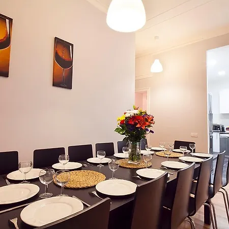 Plaza Universidad Apartment