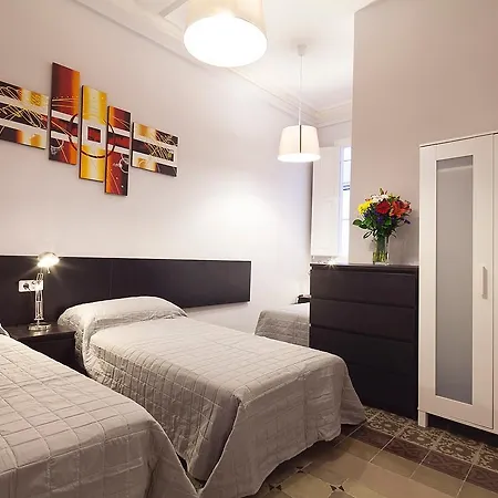 Plaza Universidad Apartment