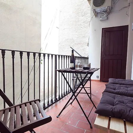 Plaza Universidad Apartment